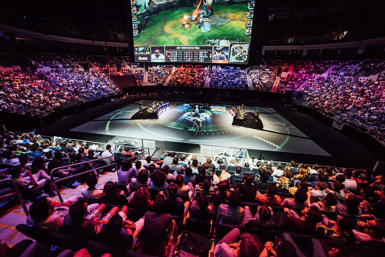 1907 Fenerbahçe Espor LOL Takımı 3