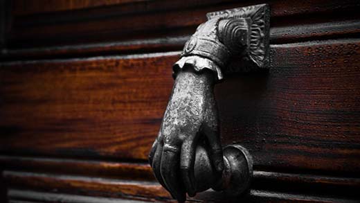 Dosya: Kapıda Kim Var?