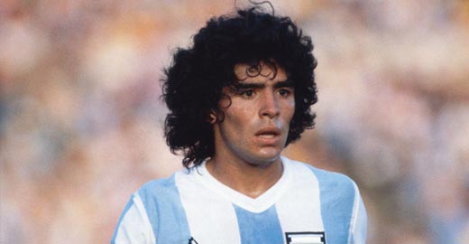 Futbol Efsanesi Maradona, KONAMI'ye Dava Açıyor